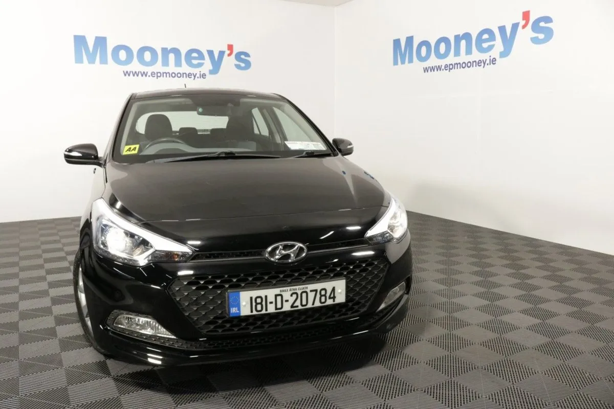 Hyundai i20 Deluxe 1.2l Petrol Hatchback - Image 2