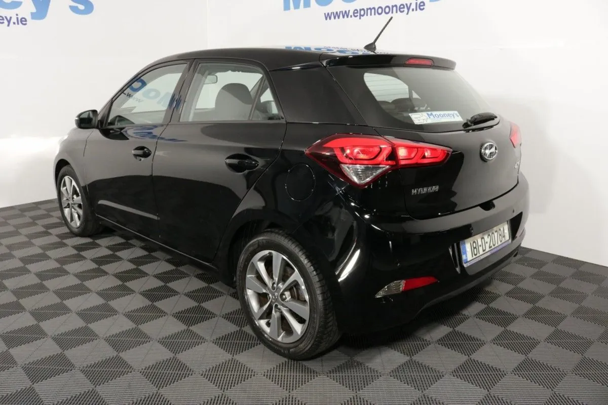Hyundai i20 Deluxe 1.2l Petrol Hatchback - Image 4