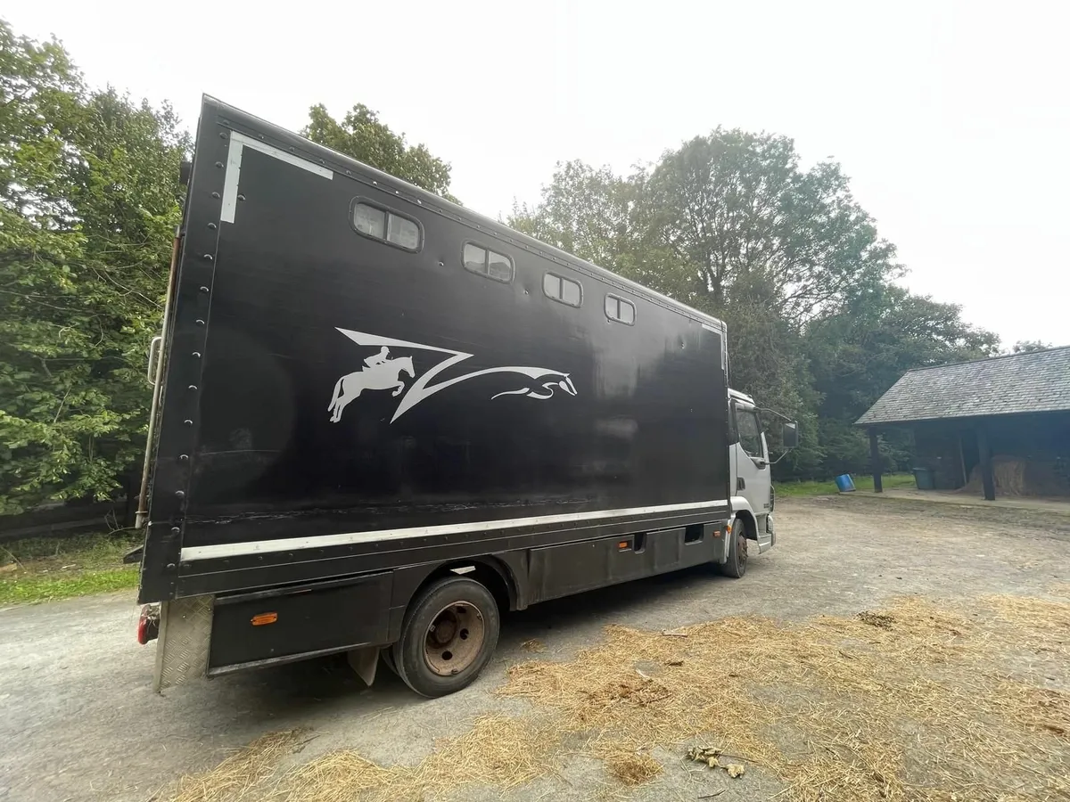 Horse Lorry - Image 1
