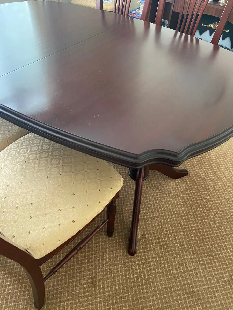 Dining Table (extendable) and 6 matching chairs - Image 2