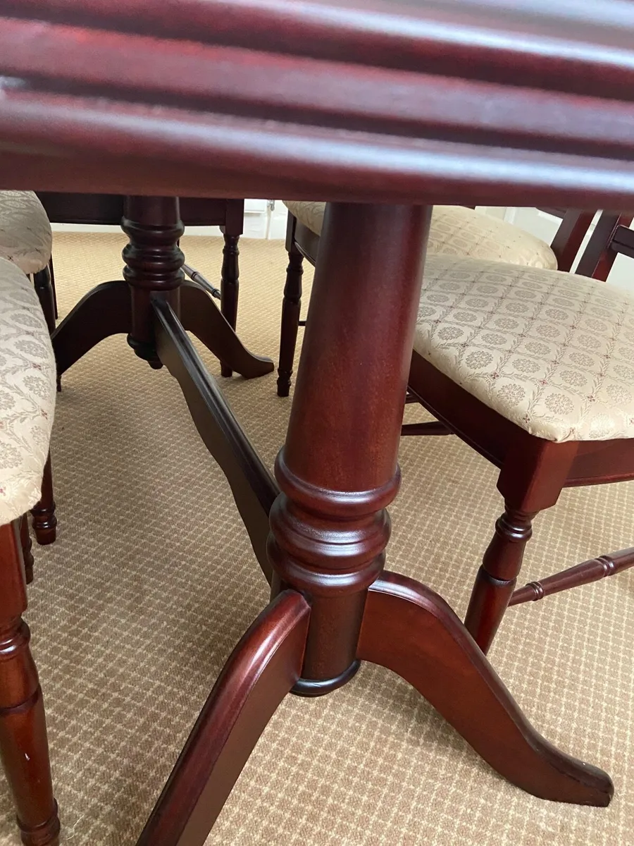 Dining Table (extendable) and 6 matching chairs - Image 3