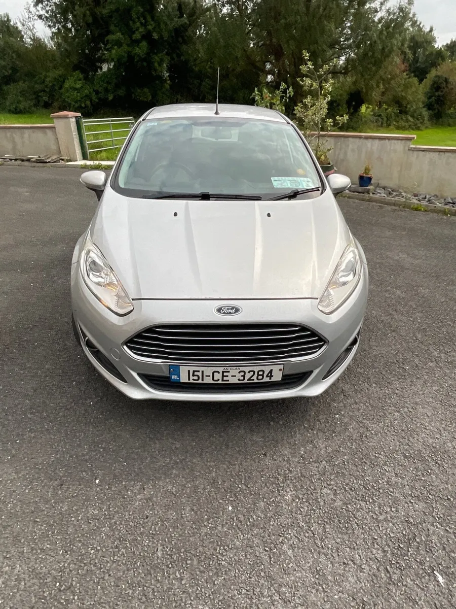 Ford Fiesta 2015 - Image 2