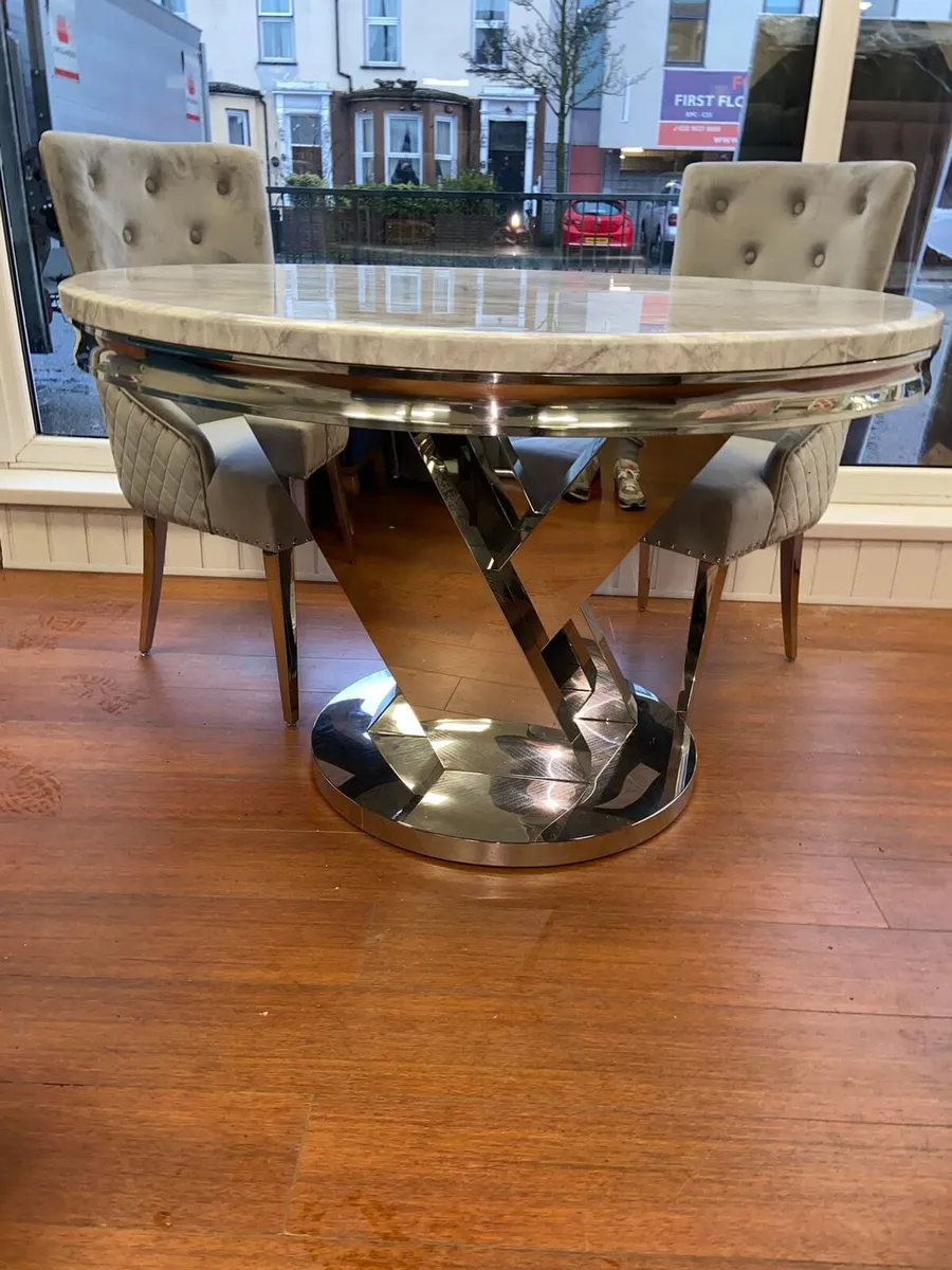 Round Kitchen Dining Table With 4 Chairs - Image 3
