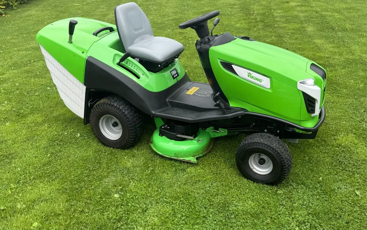 1 OWNER VIKING RIDE ON MOWER - Image 1