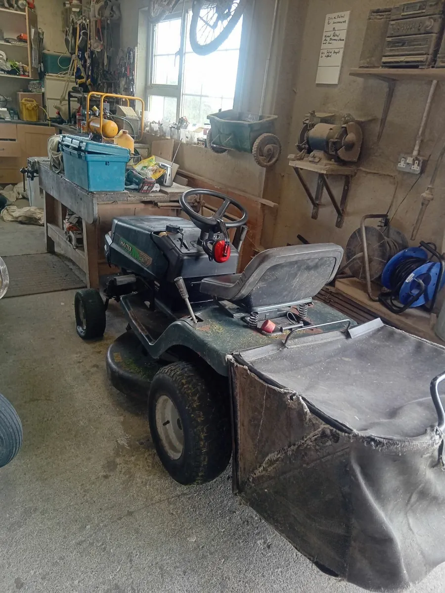 Ride on lawnmower