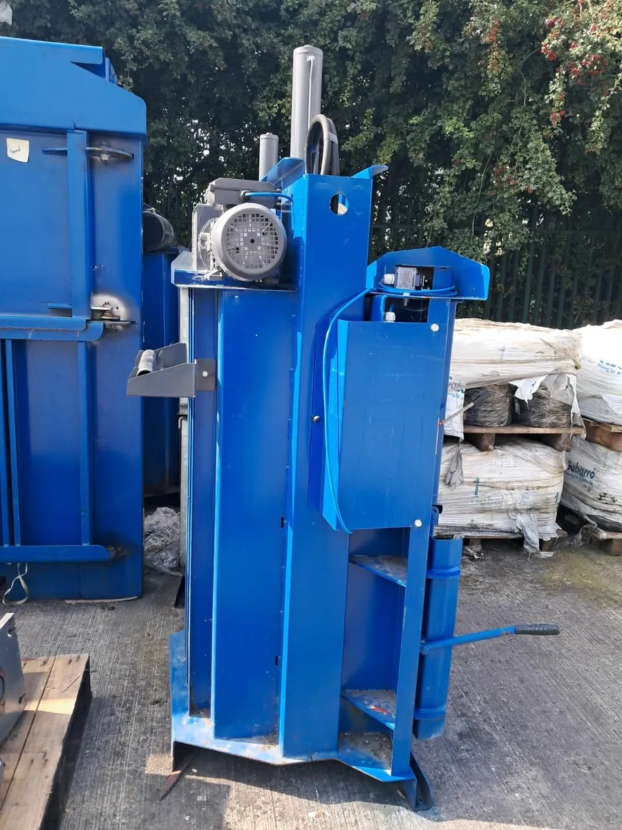 Mac-Fab Compact 60 Baler - Image 4