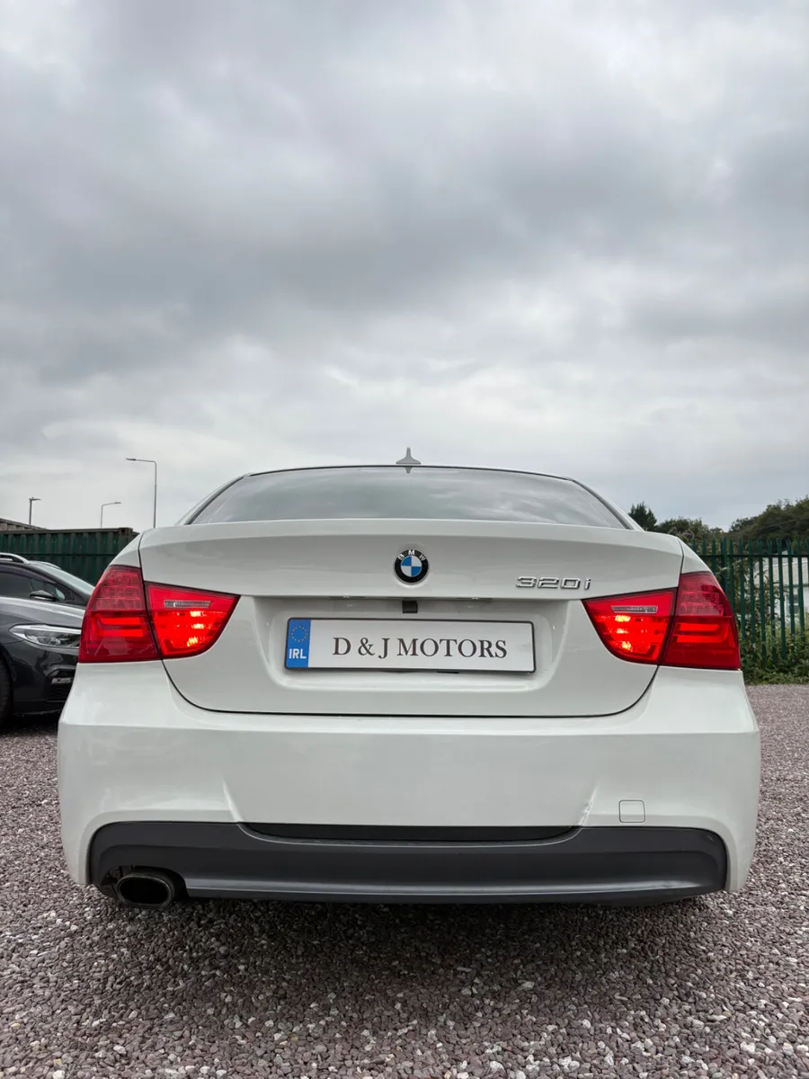 BMW E90 320i M Sport Automatic Low KM - Image 4