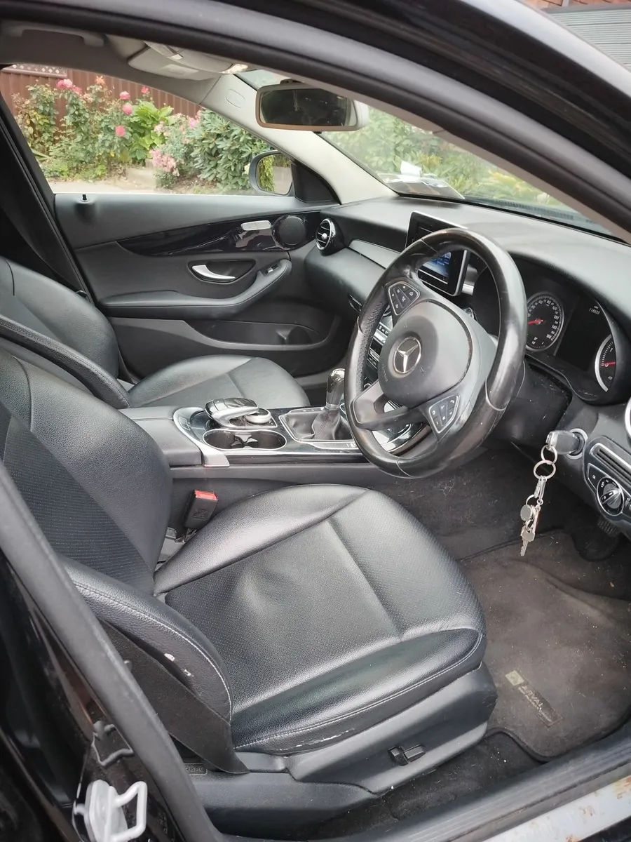 Mercedes-Benz C-Class 2015 - Image 2