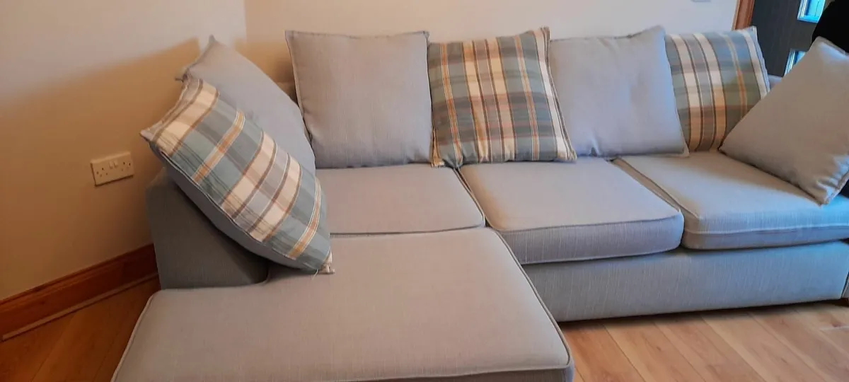 L Shaped sofa - Image 1