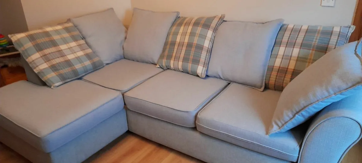 L Shaped sofa - Image 3