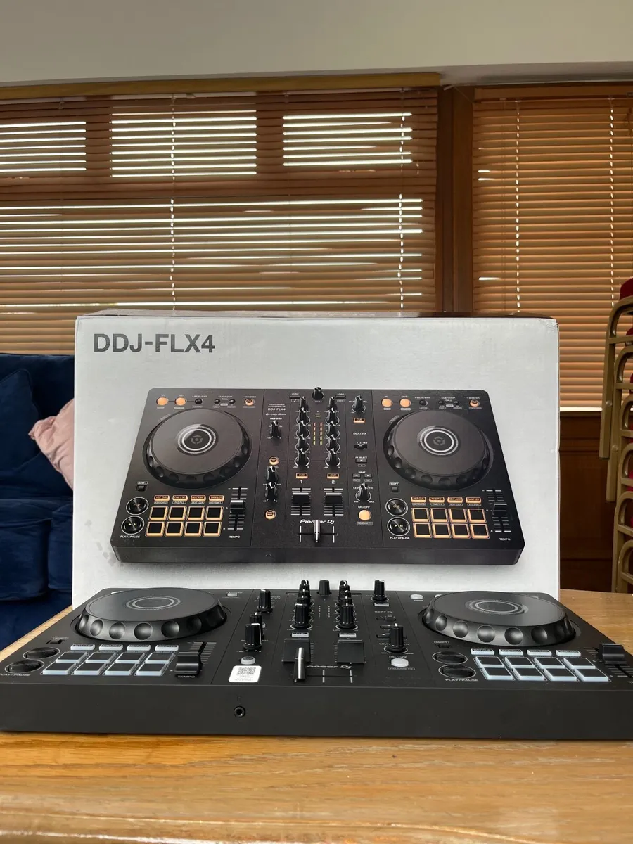 DDJ FLX4 - Image 1