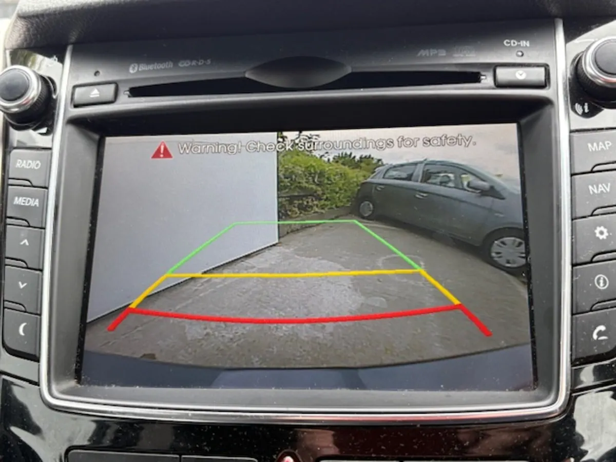 Hyundai i30 2016 DELUXE SPEC - Image 4