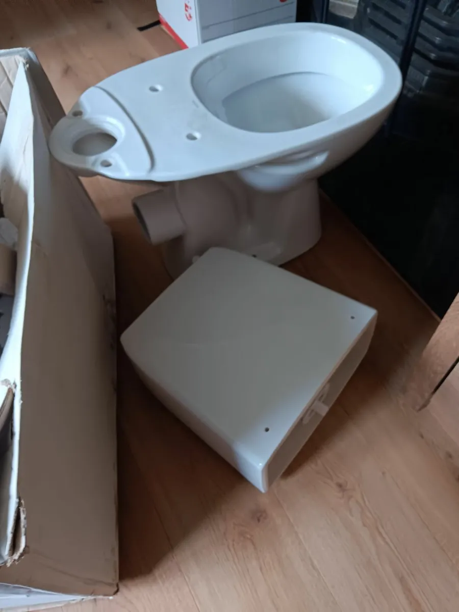 Brand new toilet - Image 3