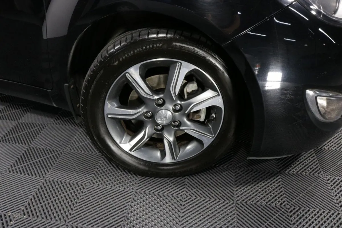 Hyundai ix20 Deluxe 1.4l Petrol Hatchback - Image 3