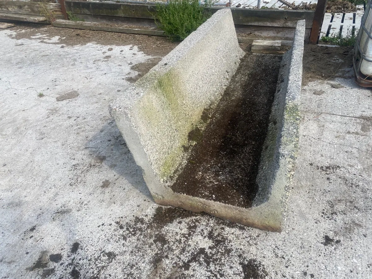 Feed troughs - Image 1