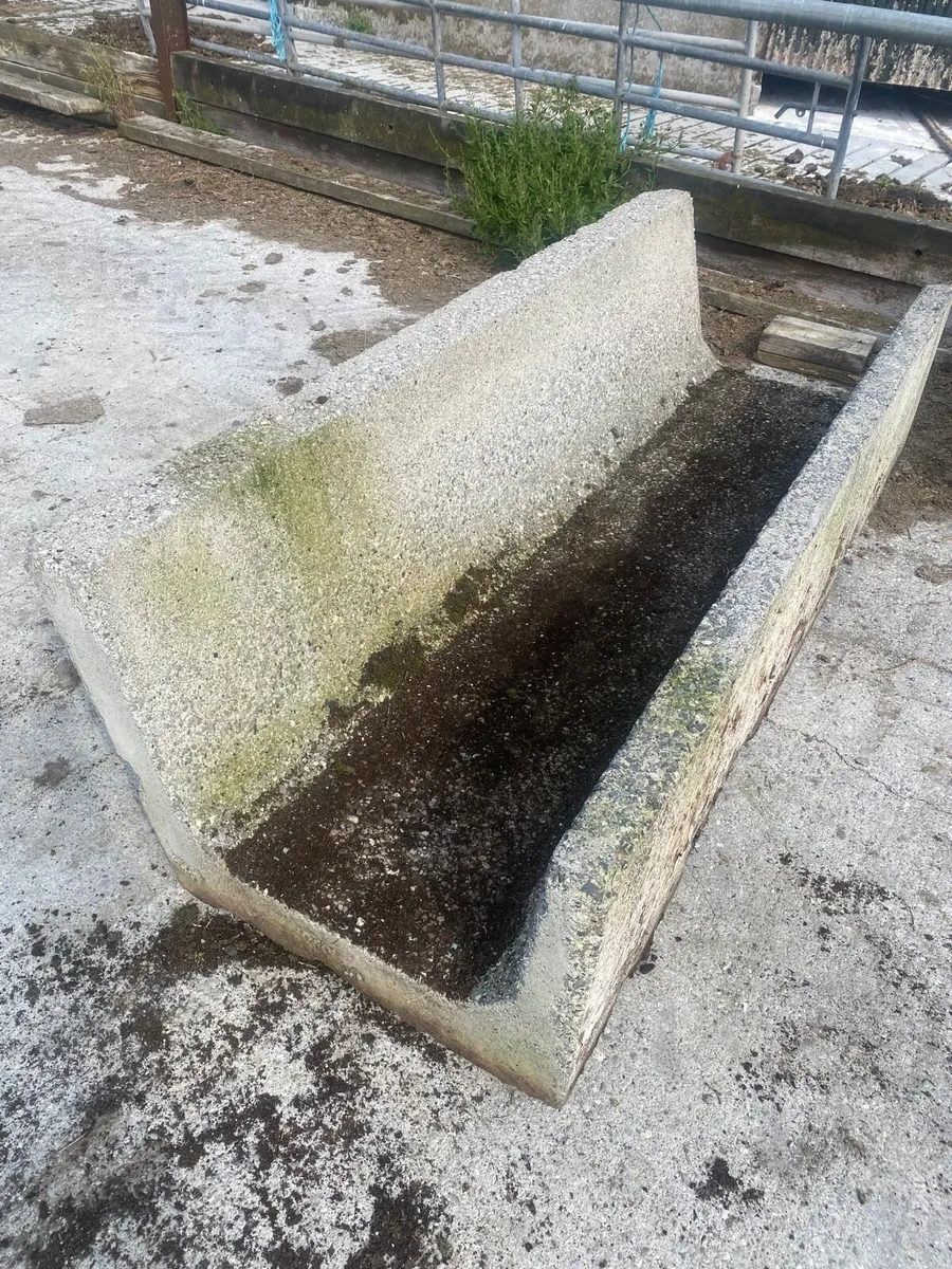 Feed troughs - Image 2