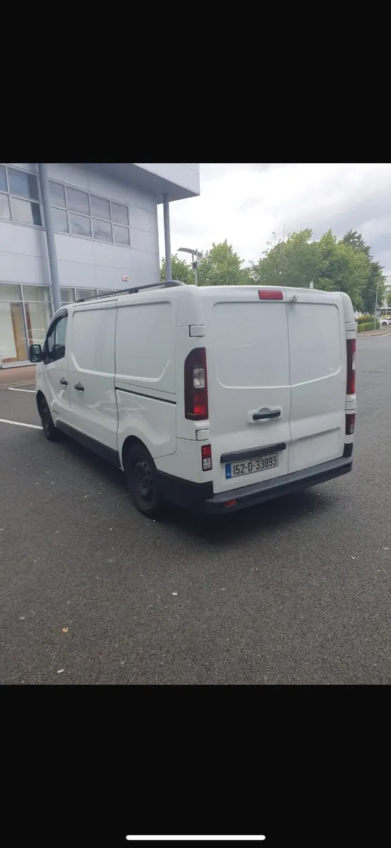 Renault Trafic 2015 - Image 2
