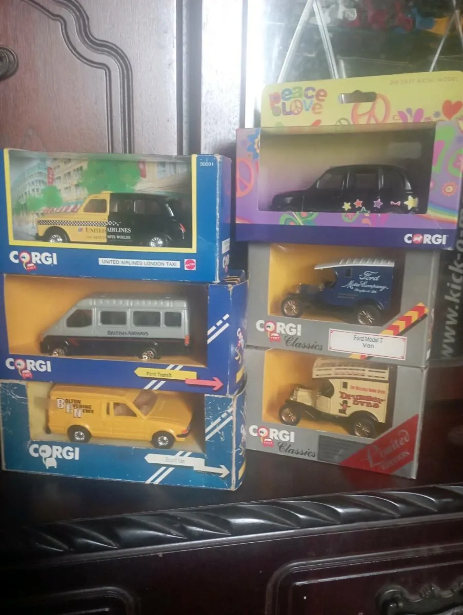 CORGI DIE - CAST MODLES TRUCKS & DELIVERY VAN 🚚 - Image 1