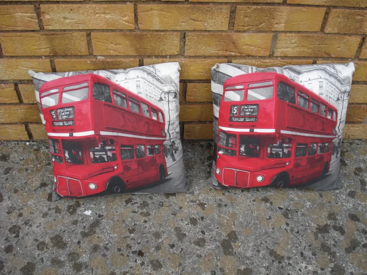 2 RED LONDON BUS CUSHIONS. - Image 2