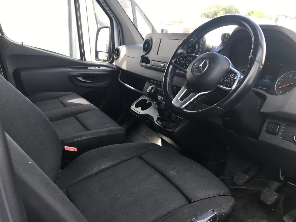 Mercedes-Benz Sprinter 2018 Fridge - Image 3