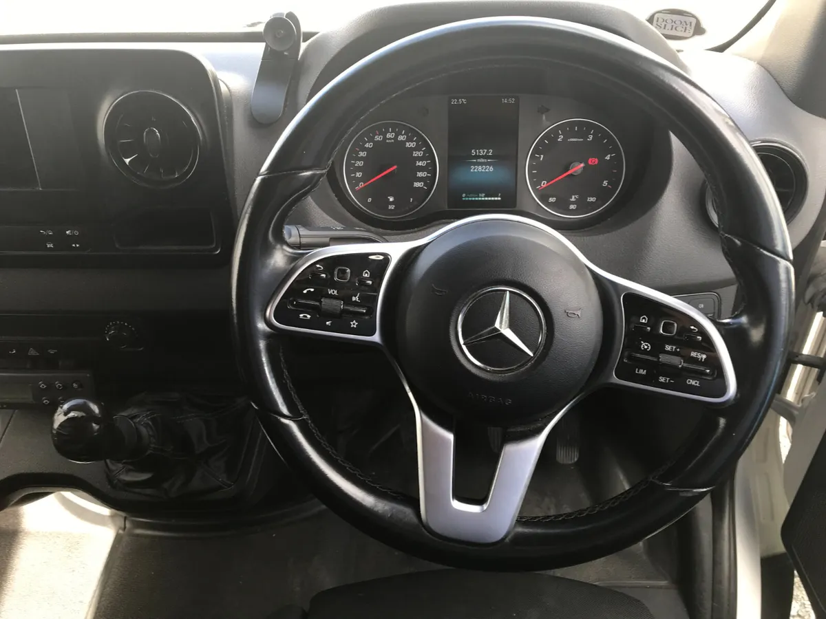 Mercedes-Benz Sprinter 2018 Fridge - Image 4