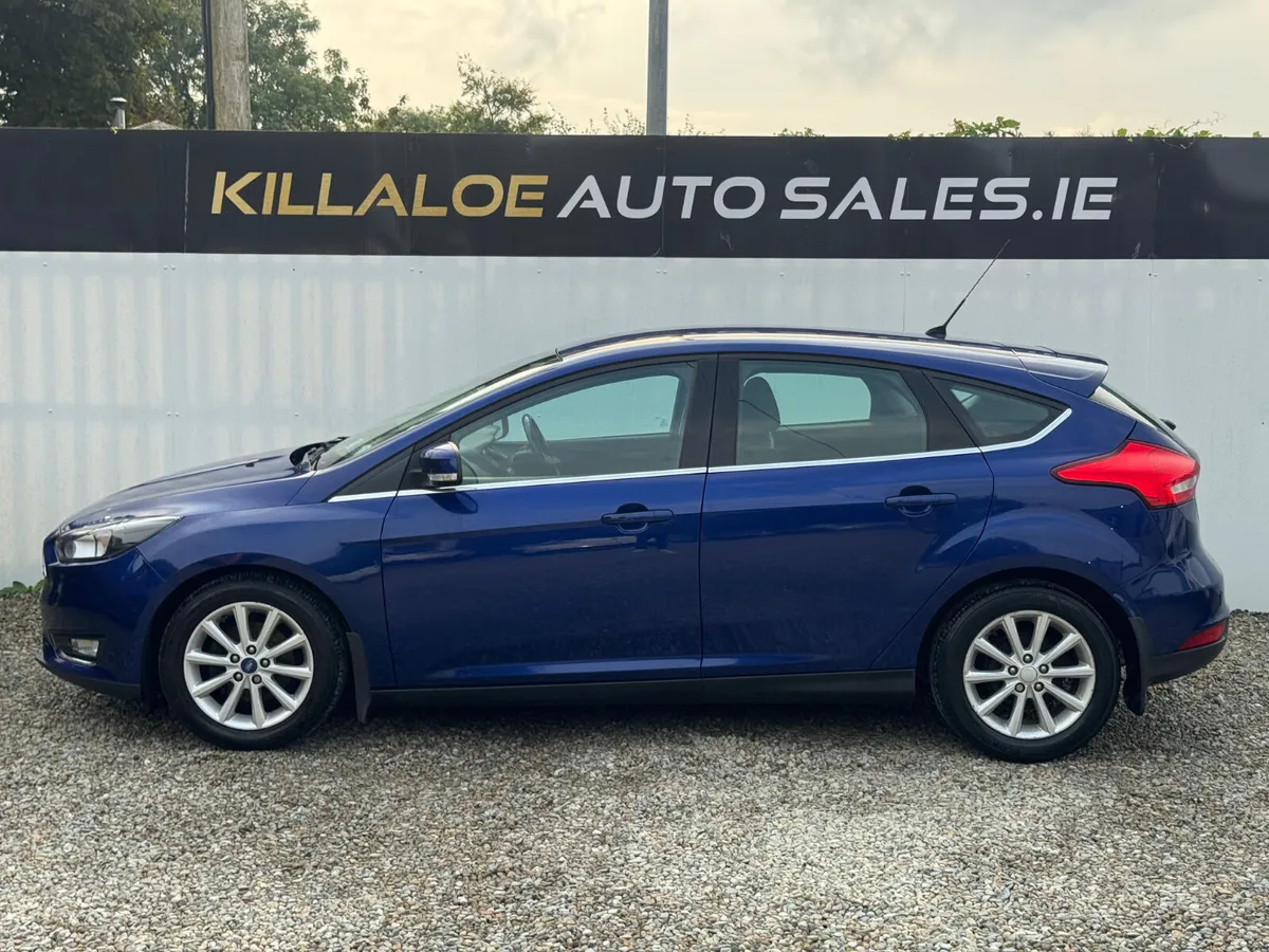 Ford Focus Automatic titanium 1.6 Petrol - Image 4