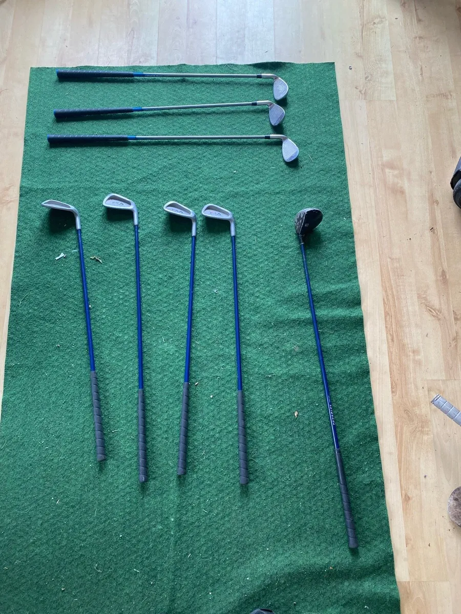 Set of junior irons - Image 1