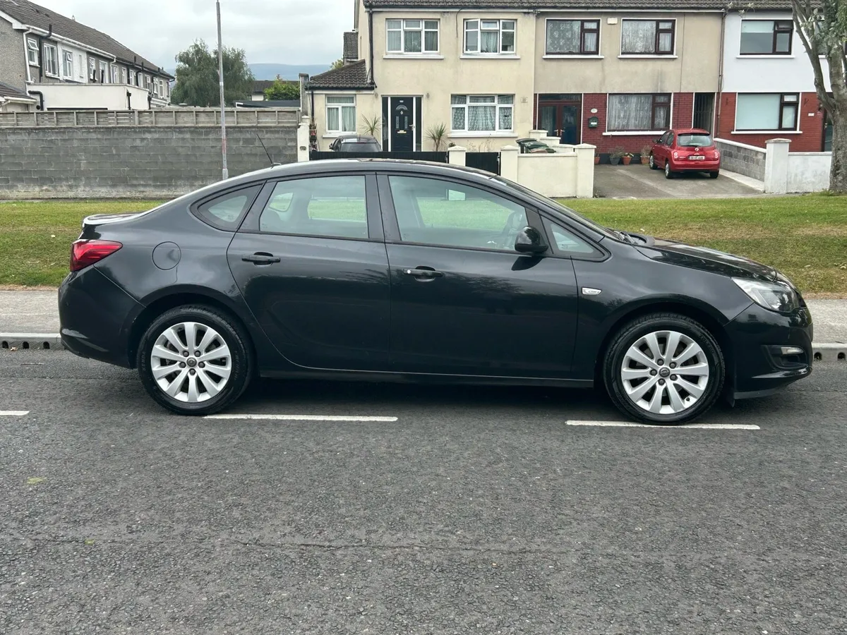 2014 OPEL ASTRA 1.7 CDTI 4DR NCT 3/26 TAX 11/25 - Image 1