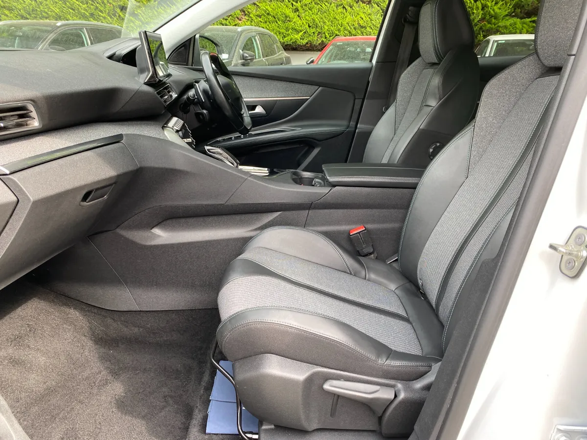 Peugeot 3008 1.5 BlueHDi 130bhp Allure Auto - Image 4