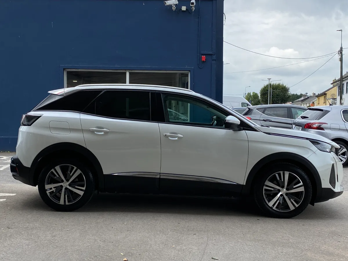 Peugeot 3008 1.5 BlueHDi 130bhp Allure Auto - Image 2