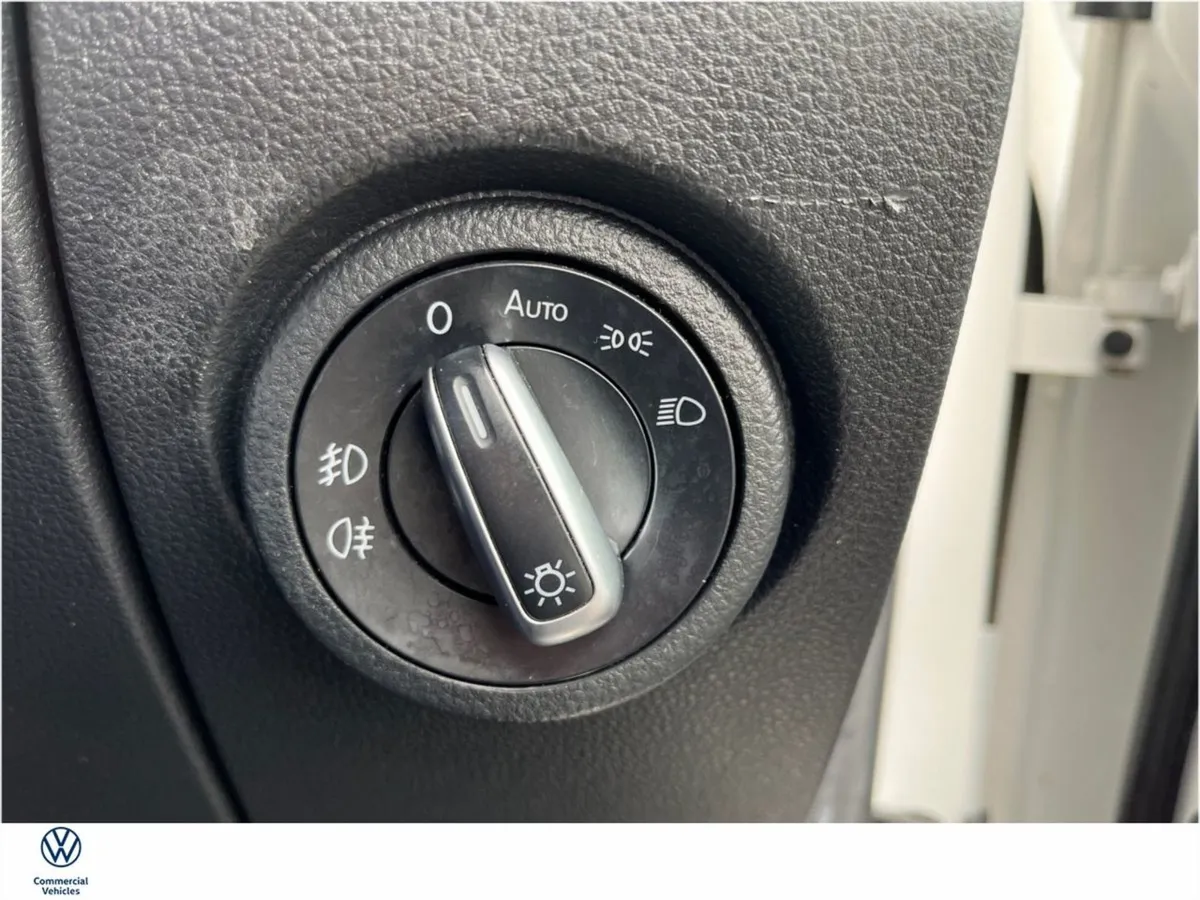 Volkswagen Amarok 3.0tdi V6 Aventura 258BHP Autom - Image 4