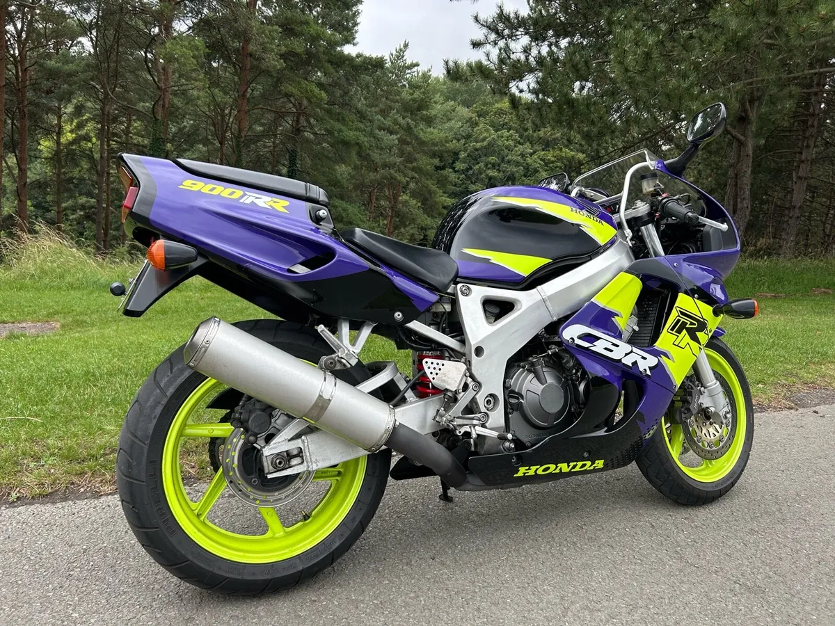 HONDA CBR900RR - Image 3