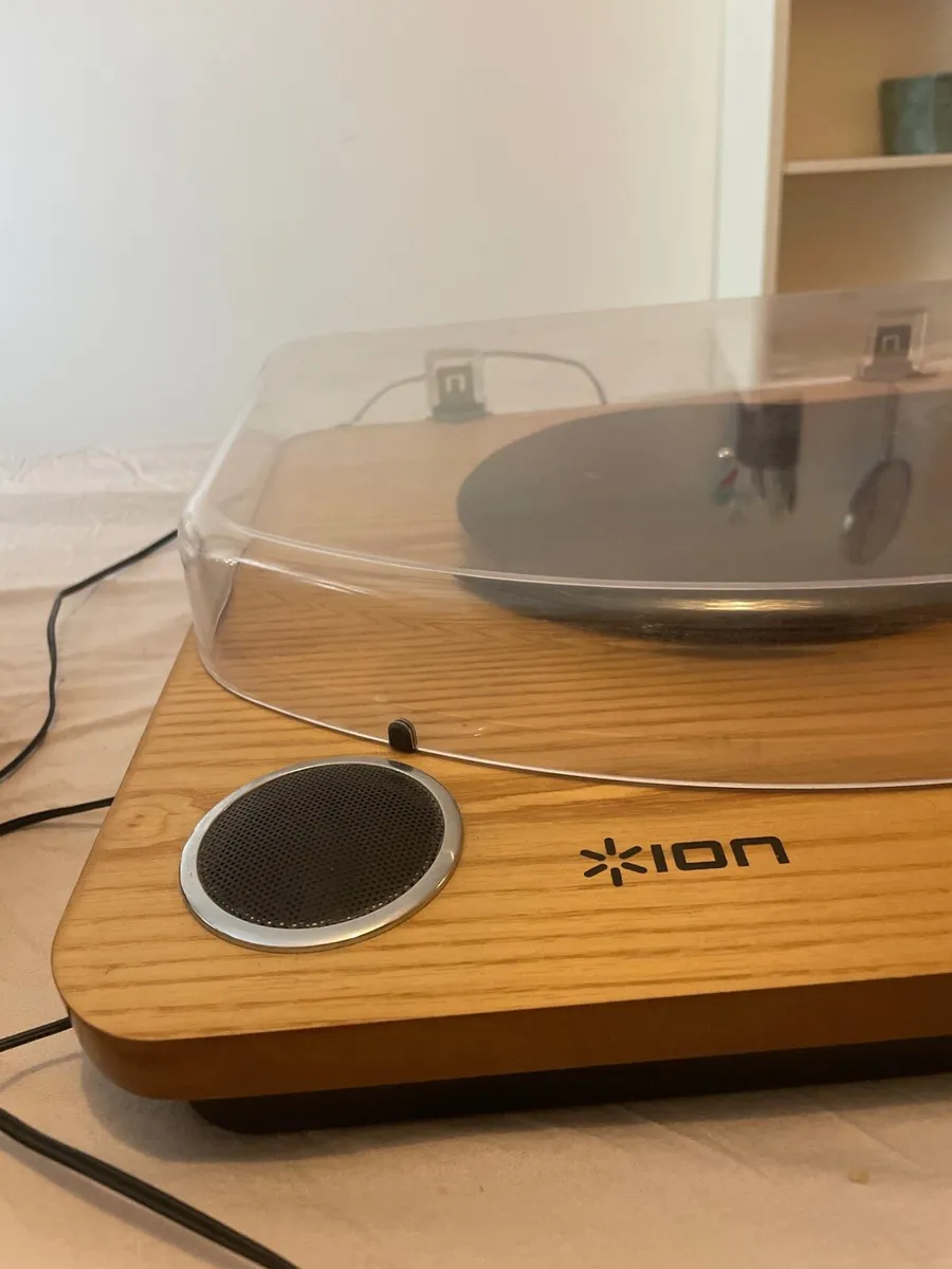 ION vinyl turntable - Image 2