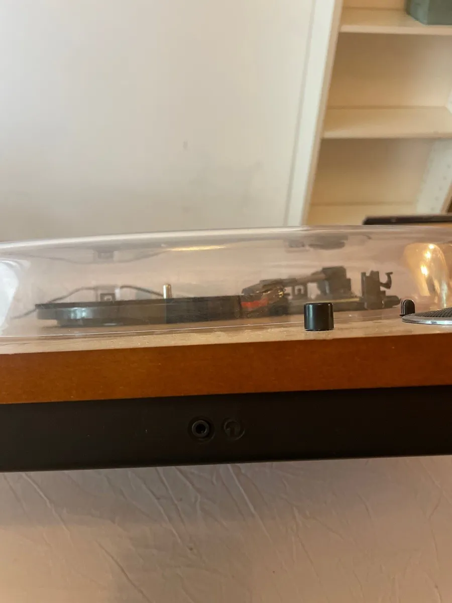 ION vinyl turntable - Image 3