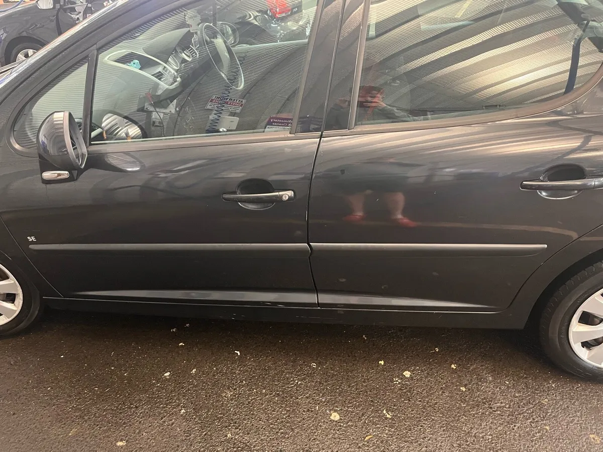 Peugeot 207 2007 - Image 2