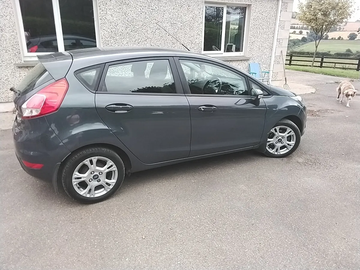 Ford fiesta - Image 2