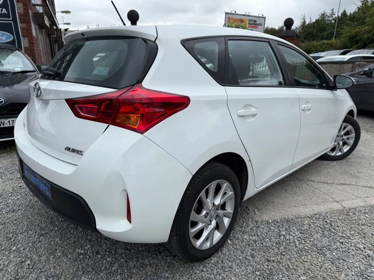 2015 Toyota Auris  1.4 ACTIVE - Image 4
