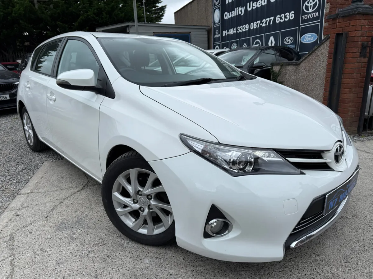 2015 Toyota Auris  1.4 ACTIVE - Image 1