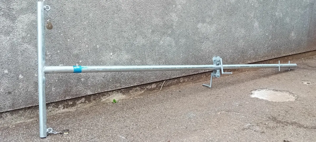 Clothesline Poles - Image 1