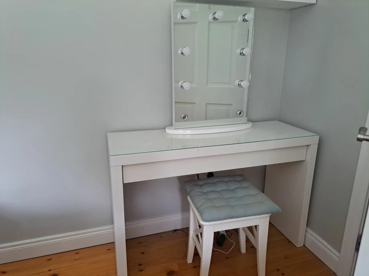 Vanity table, mirror and stool - Image 1