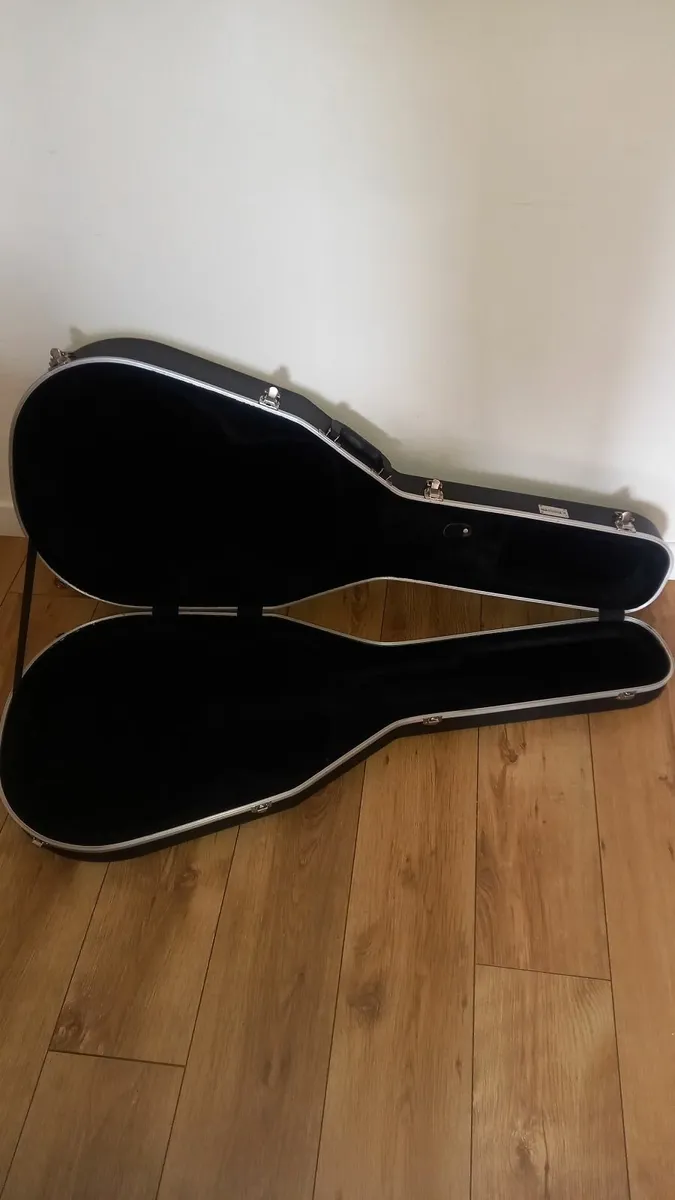 Guitar case - Image 3