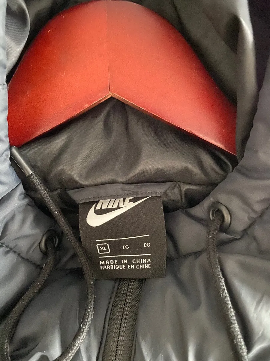 Nike coat - Image 3