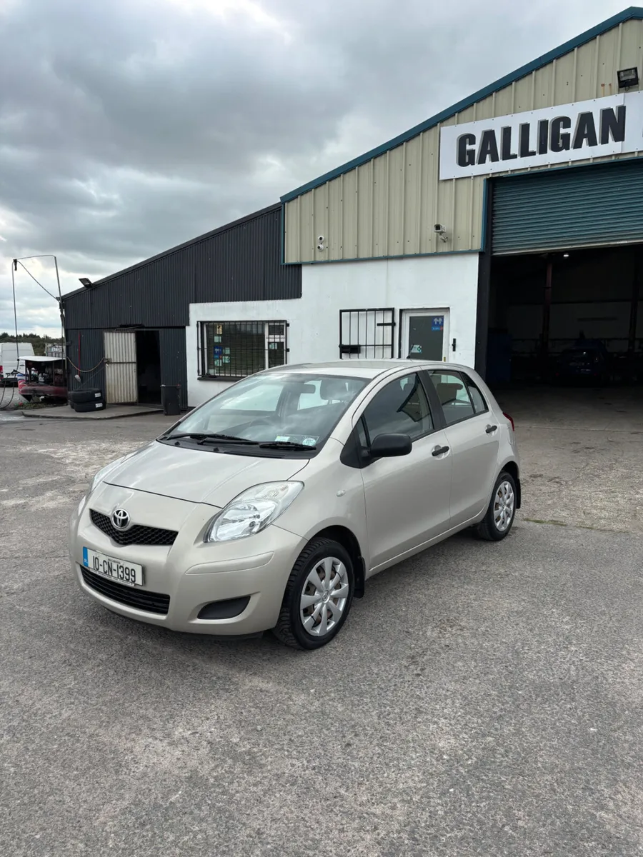 Toyota Yaris 2010 - Image 1
