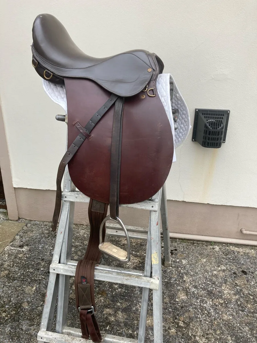17” saddle