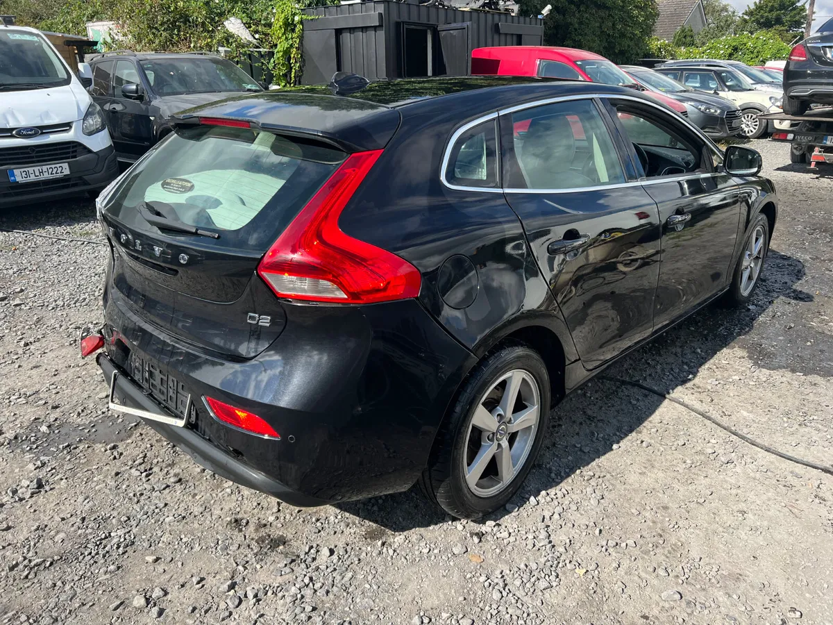 2014 Volvo V40 1.6 Diesel Driving - Image 4