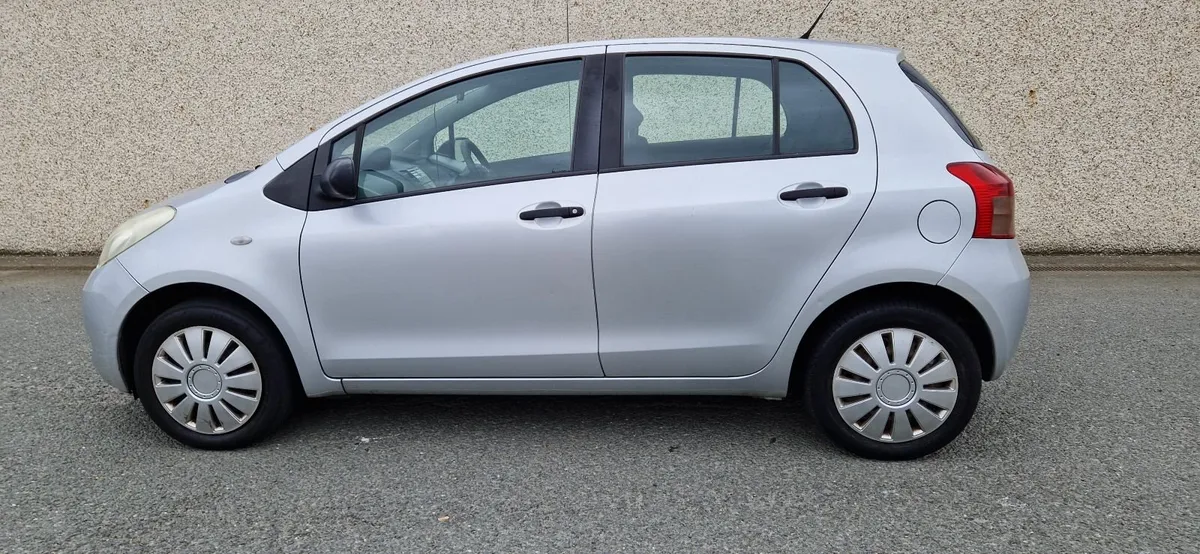 Toyota Yaris 2006 - Image 2