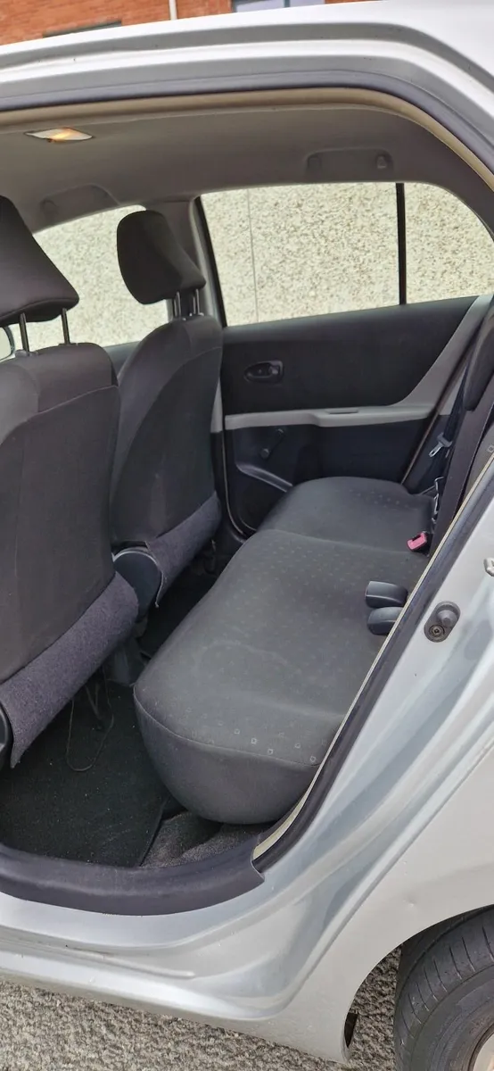 Toyota Yaris 2006 - Image 3