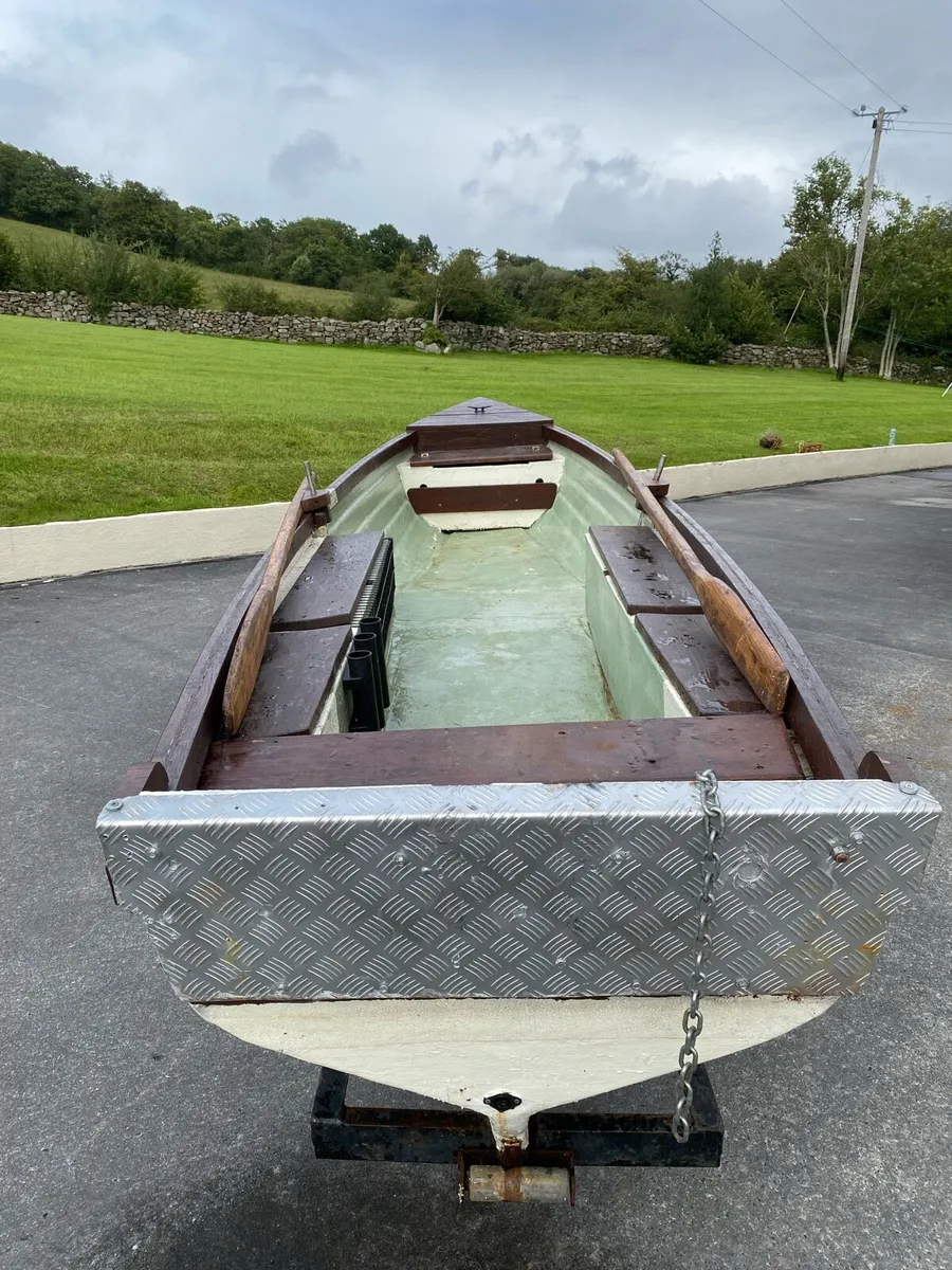 17ft Fishing Lake Boat - Image 3