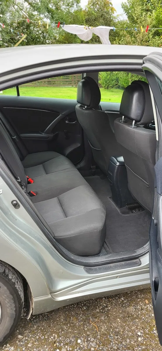 Toyota Avensis 2010 - Image 4