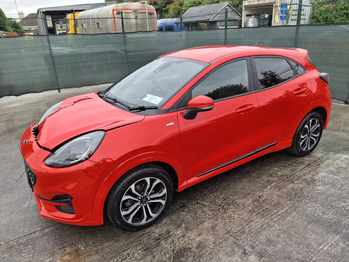 211 Ford Puma ST Line Light damage - Image 1